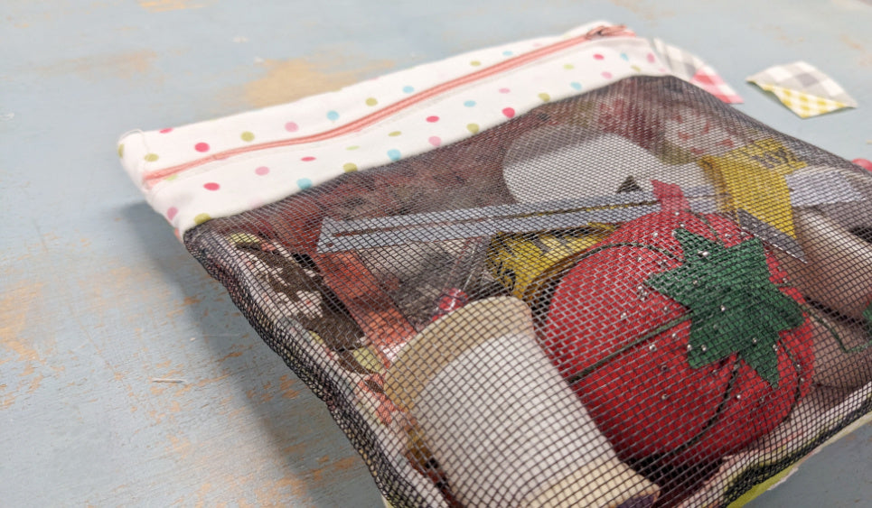 Zipper Project Bag with Quilt Blocks - pdf tutorial