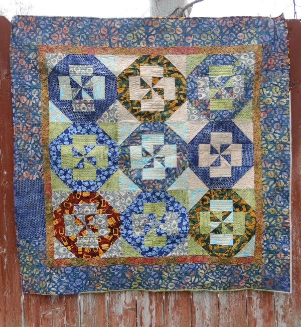 Disappearing Quilt Block ebook. Learn the technique with 7 different quilt blocks and 6 projects.